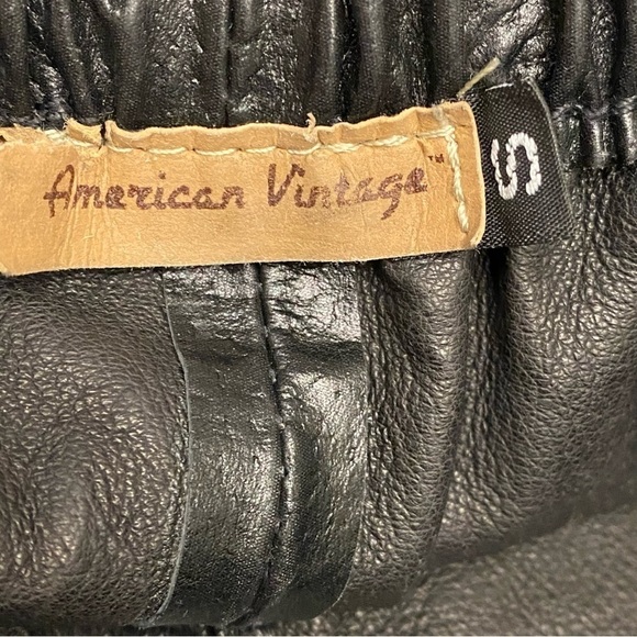 American Vintage Black Faux Leather Short Red Floral Embroidery - Picture 6 of 6